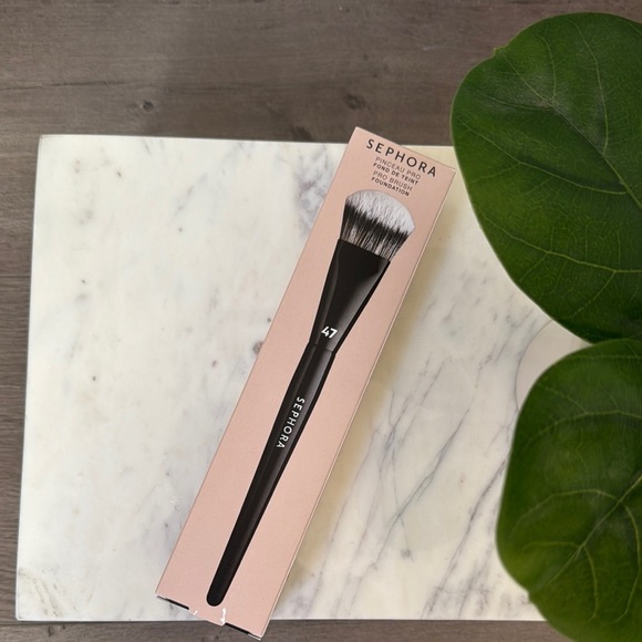 NWOT Sephora 47 Makeup Brush - Picture 2 of 3